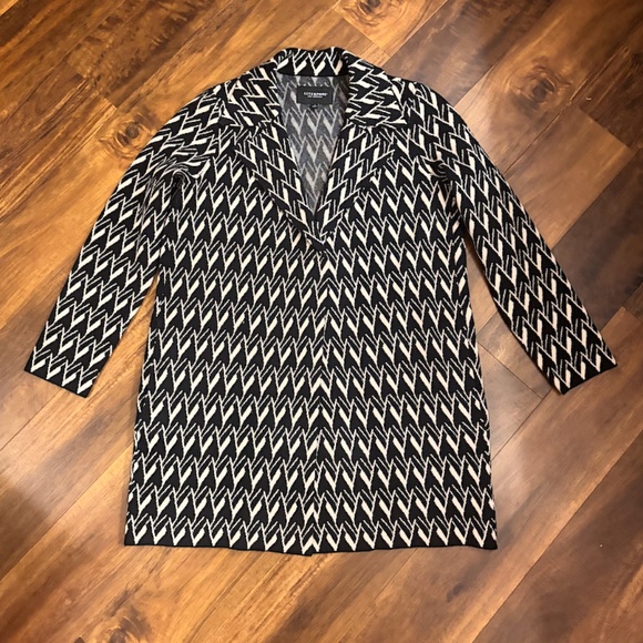 Open Front Sweater with Black & Cream Chevron Pattern - Small (NWT) - Picture 2 of 12